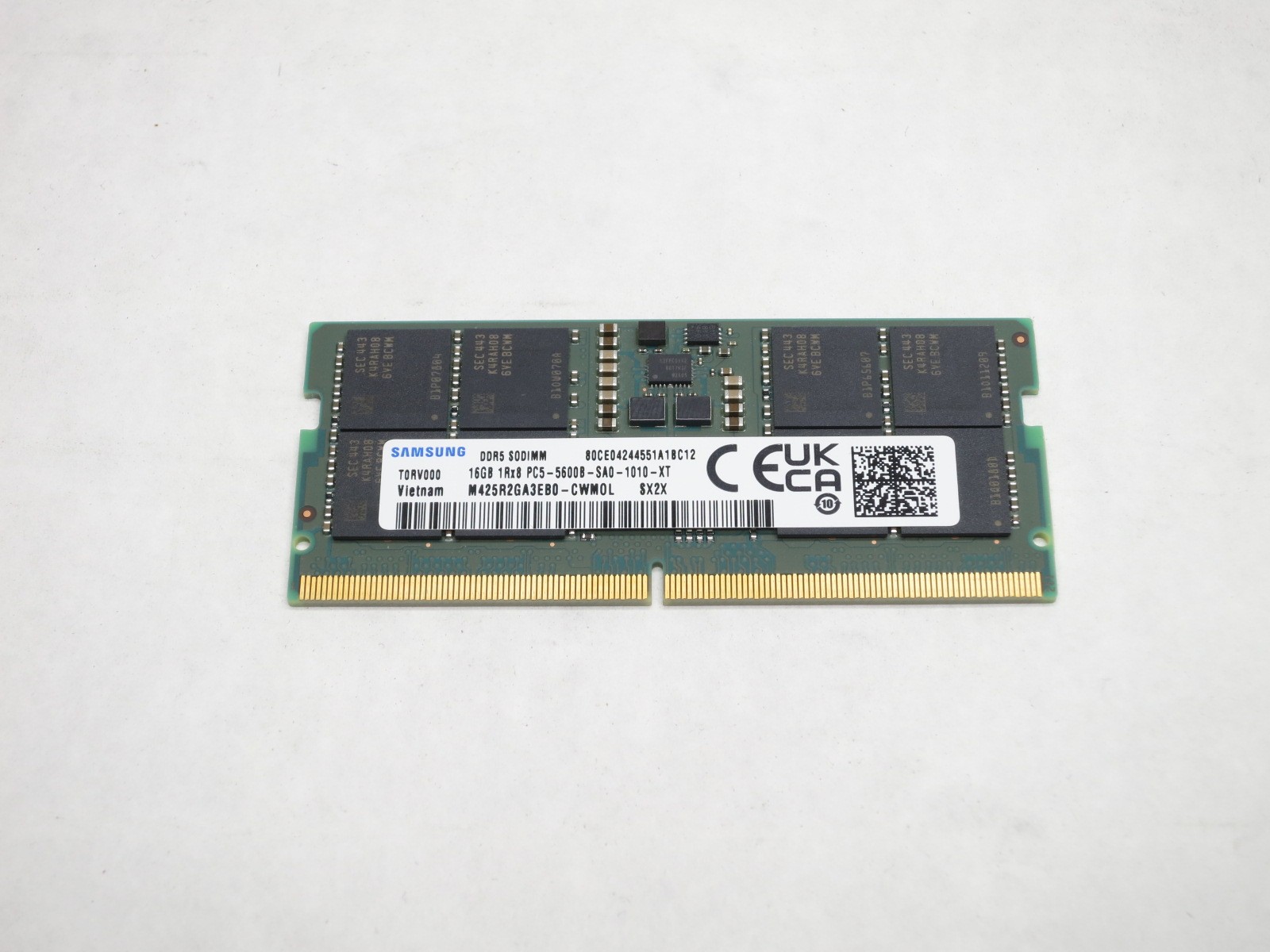 M425R2GA3BB0-CWM SAMSUNG 16GB DDR5 5600 1Rx8 CL46 PC5-44800 1.1V 262-PIN SODIMM