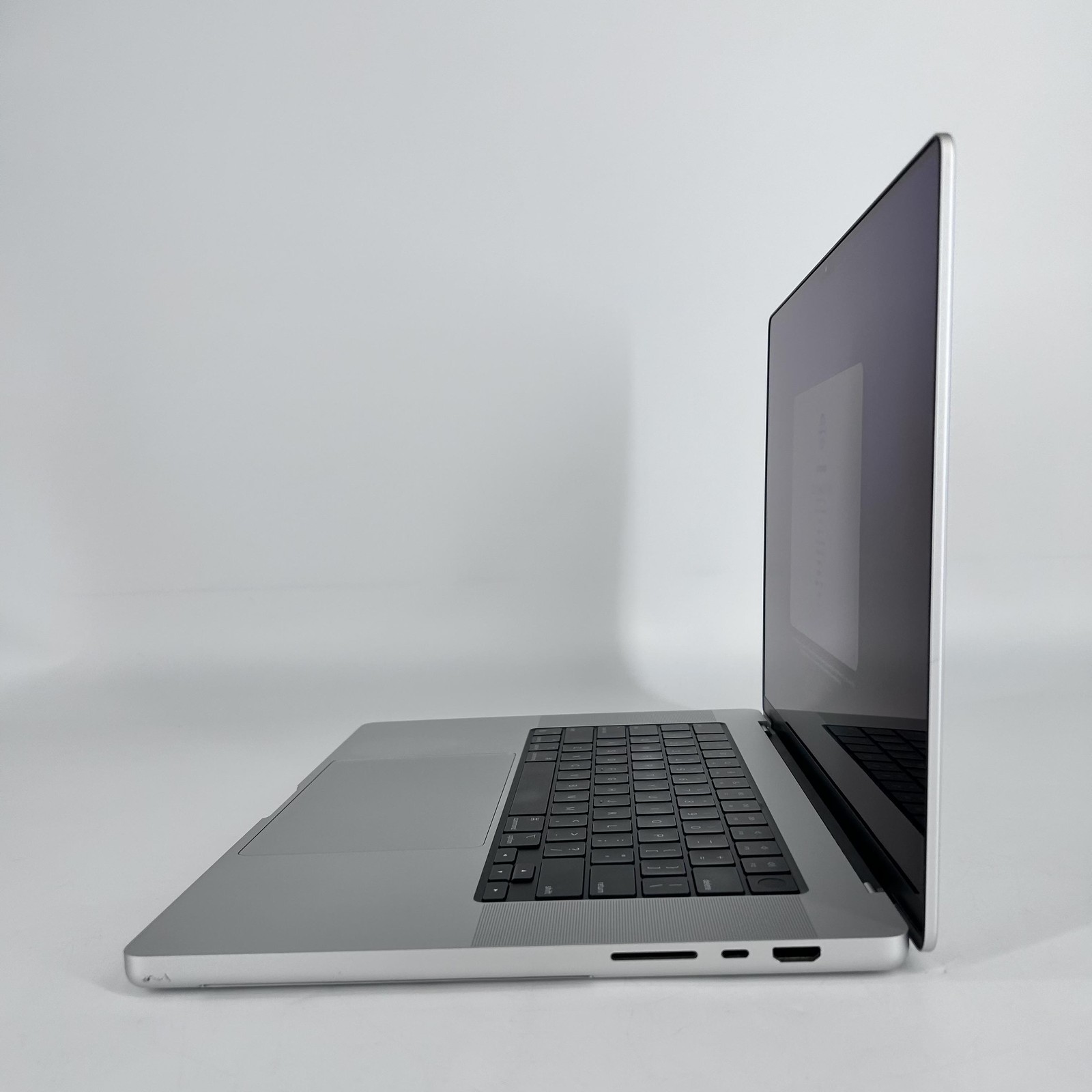 MacBook Pro 16 Silver 2021 M1 Max 10-Core CPU 32-Core GPU 64GB 2TB SSD Pink Hue