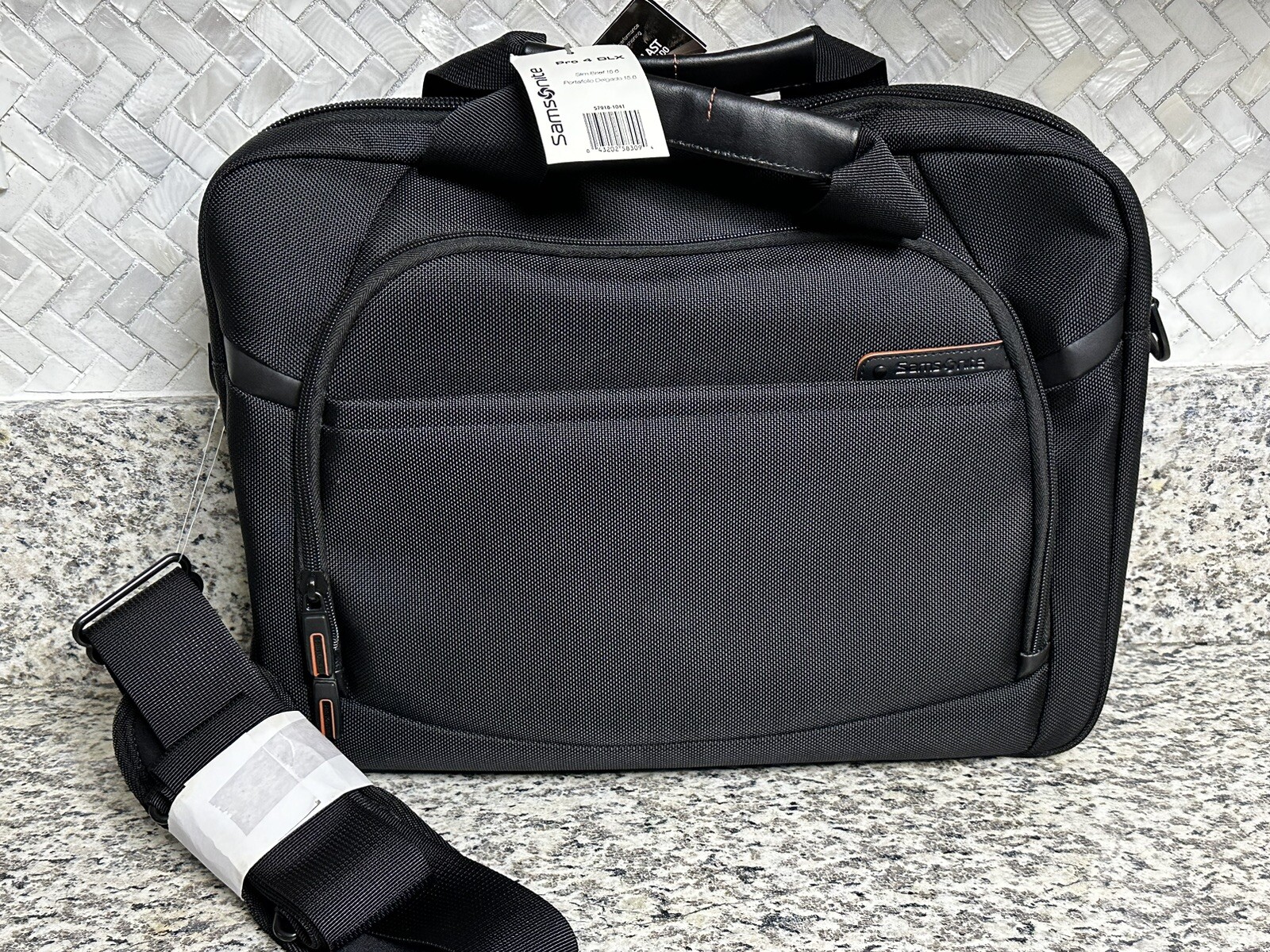 New Samsonite Pro 4 DLX Slim Briefcase for 15.6″ Laptop Black 16.25”x12”x2.75”