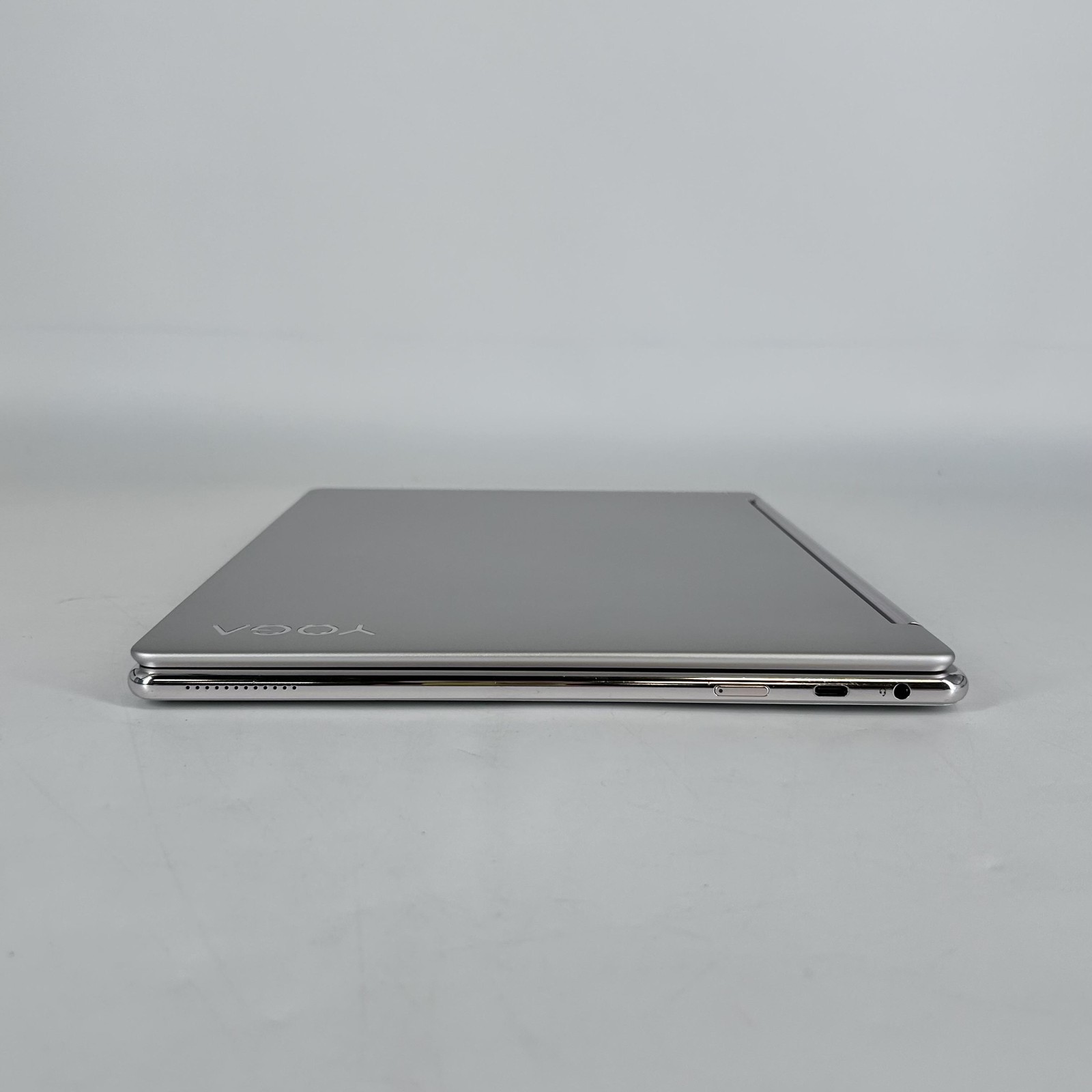 Lenovo Yoga 9i 14 Gold QHD+ TOUCH 2.2 GHz i7-1360P 16GB 512GB SSD Very Good
