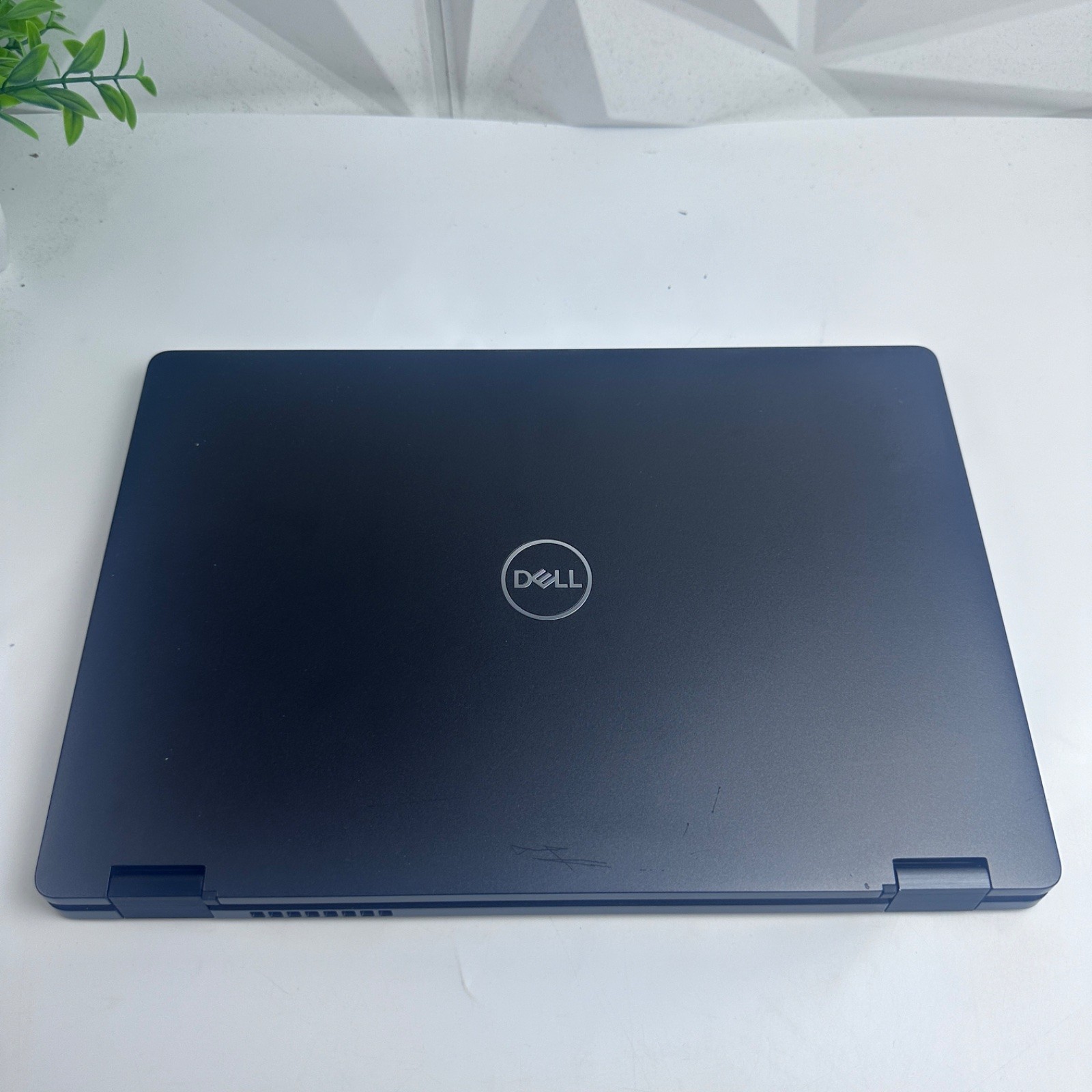 Dell Latitude 5300 2-in-1 Laptop, 13.3″ FHD Touch, i7-8665U, 16GB, 512GB *READ*