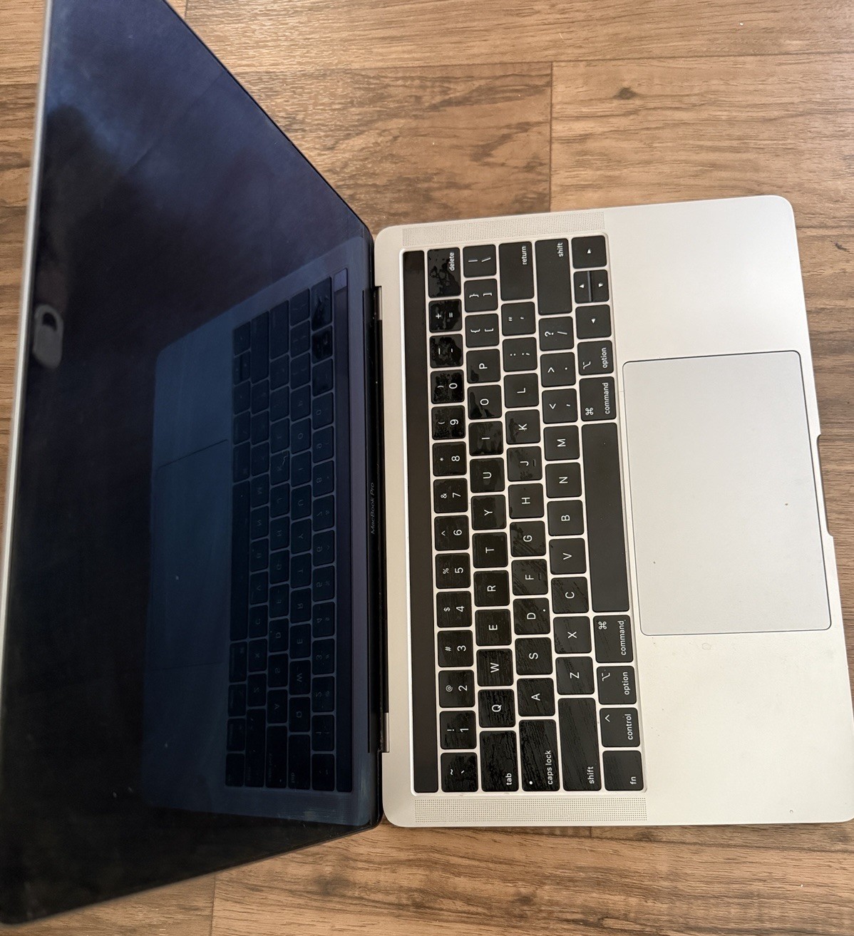 Apple MacBook Pro 13″ Silver i5 2.3GHz 8GB RAM 256GB SSD macOS Monterey