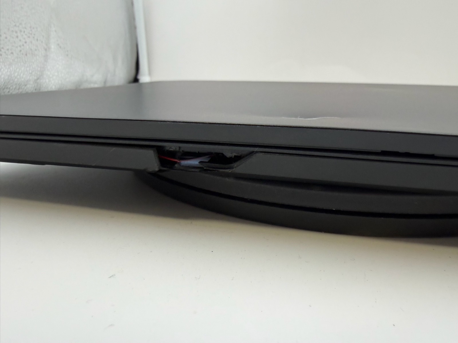 Lenovo E15-Intel i7-10510U@1.80GHz No Ram/Drive/OS Boots To Bios (092)