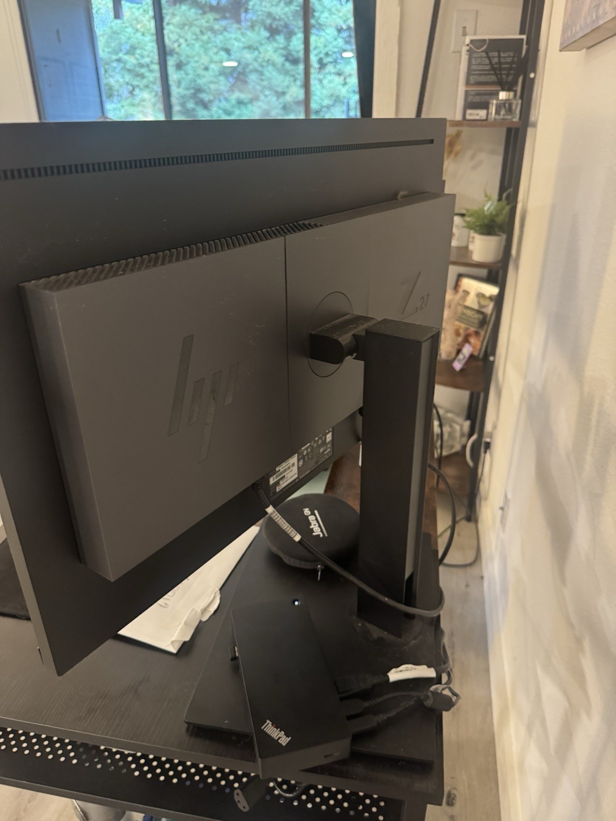 HP Z27 27″ 4K UHD LCD Monitor 60Hz 5ms Anti-Glare HDMI/DP Black