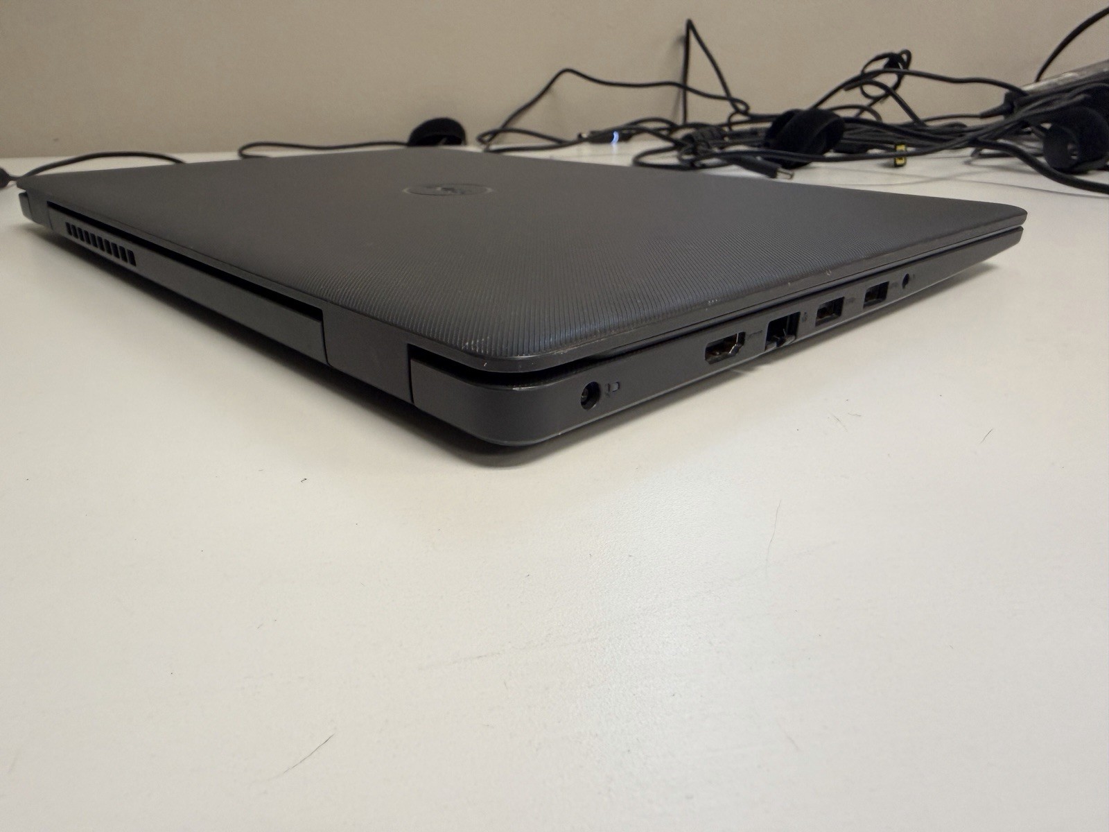 ✅ Dell Vostro 3400 ✅ 14″ FHD ✅ i5-1135G7 8GB RAM ✅ 256GB NVMe Win 11 Pro ✅ HDMI