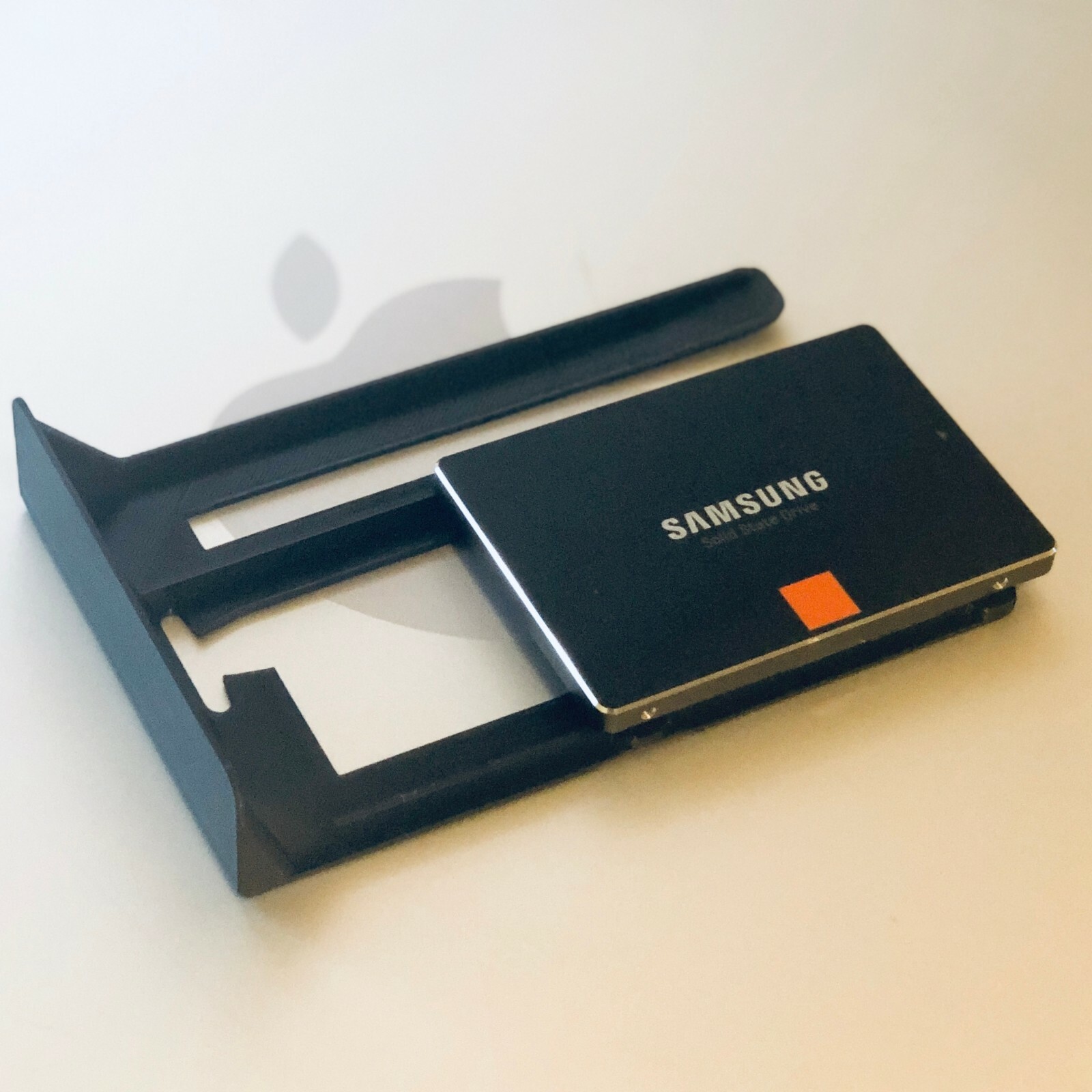Mac Pro 2.5 SSD Drive Sled Caddy Adapter – Works with 4,1 and 5,1