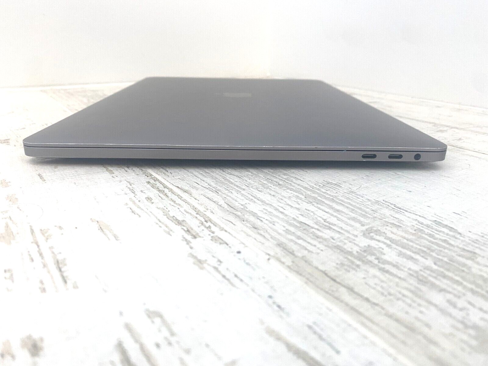 15″ Apple MacBook Pro – 3.8Ghz Turbo i7 16GB 512GB SSD Touch Bar – 1 Yr Warranty
