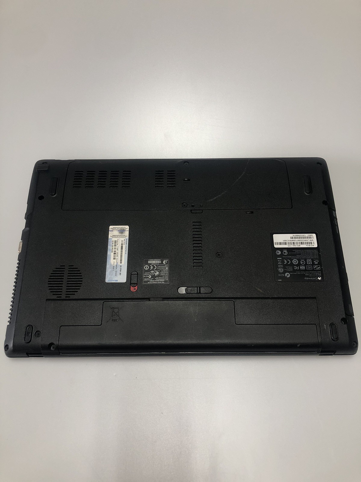 Gateway NV51B15u 15.6” AMD 1.6GHz 4GB RAM 320GB HDD Laptop