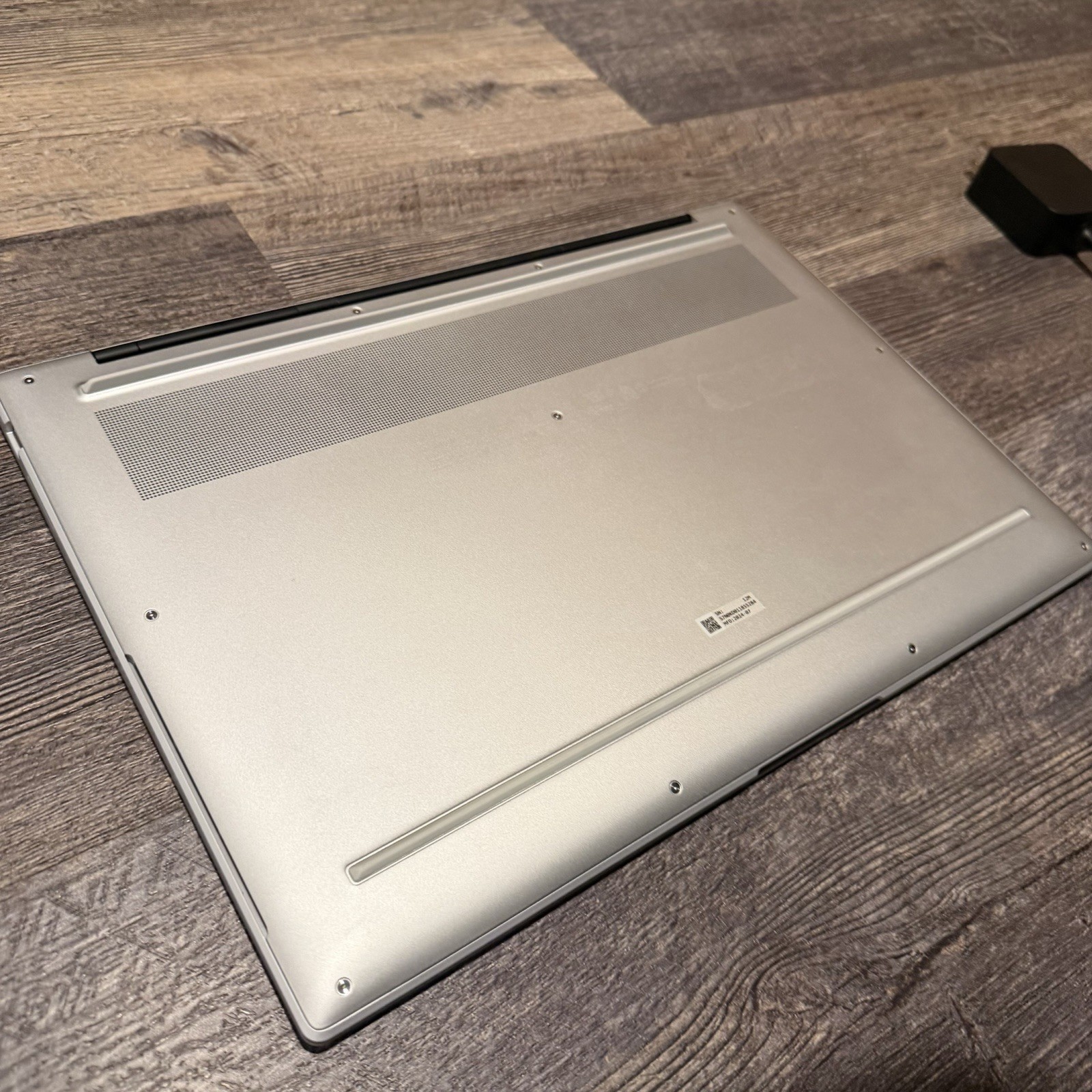 ASUS Zenbook S 16 16” 3K OLED Touchscreen 120Hz AMD Ryzen AI 9 365 24GB 1TB SSD