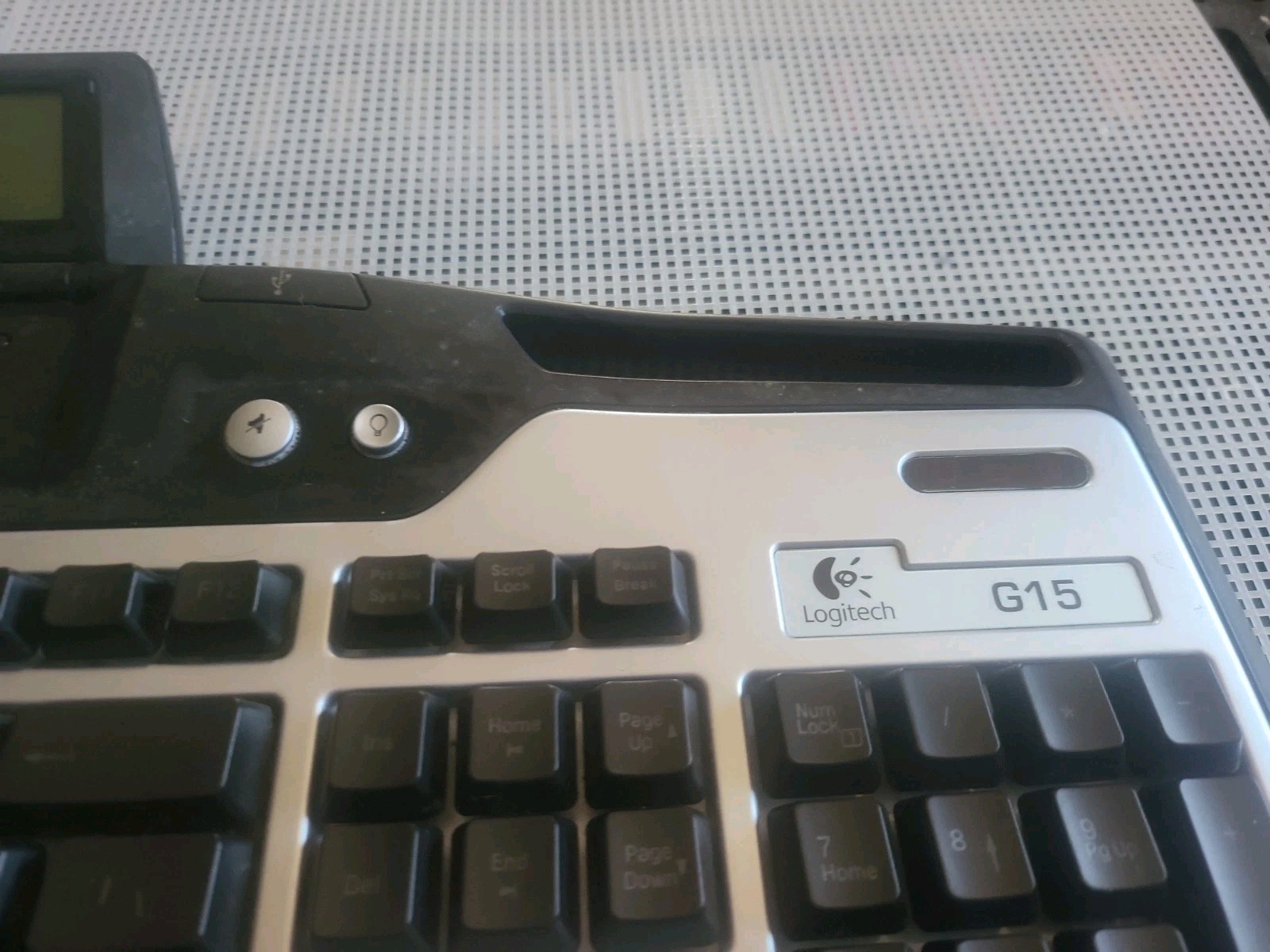 Logitech G15 Gaming Keyboard Y-UG75Wired USB Illuminated Screen Tested Works