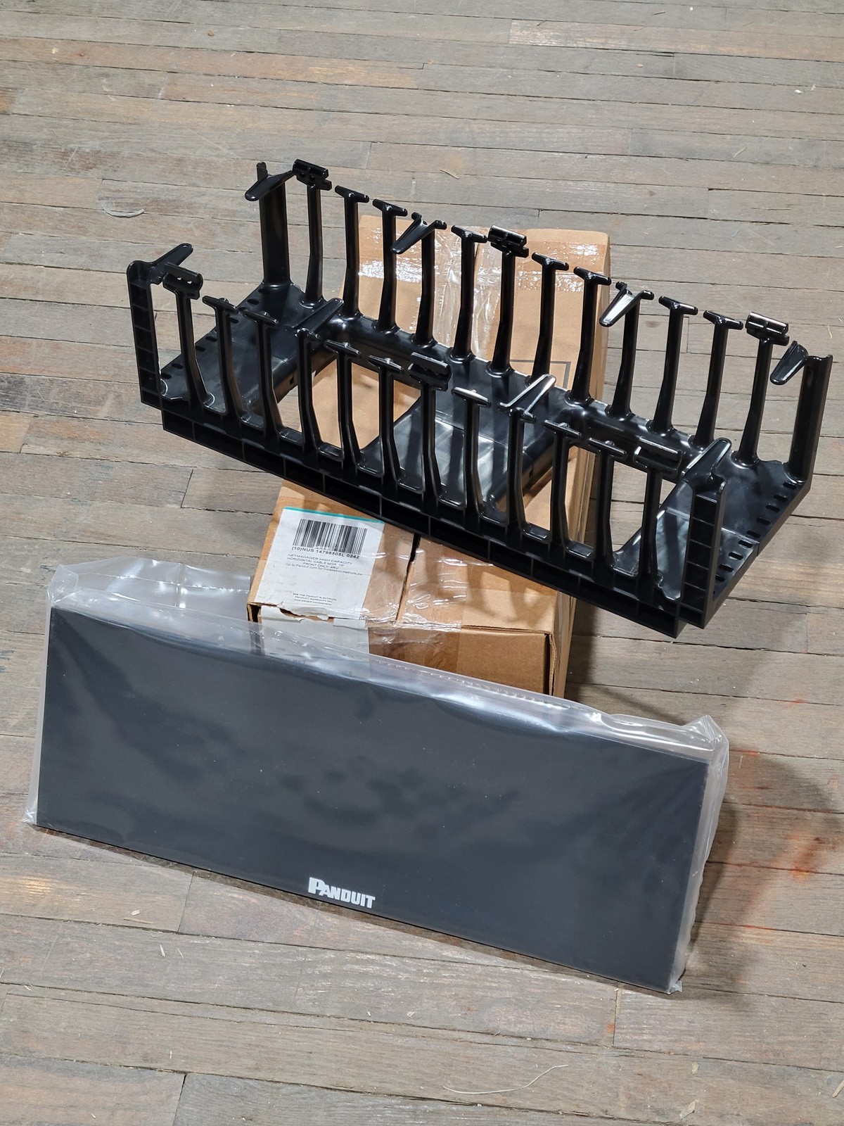 Panduit NMF4 Rack Mount Horizontal Cable Manager Non-Metallic 19″ BLACK NIB