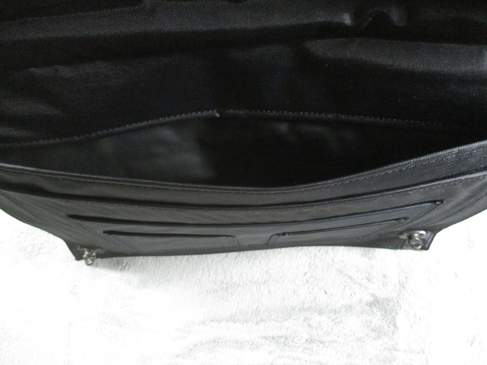 Vintage Messenger Laptop Bag Basic Lightweight Black Shoulder Strap Simple EUC
