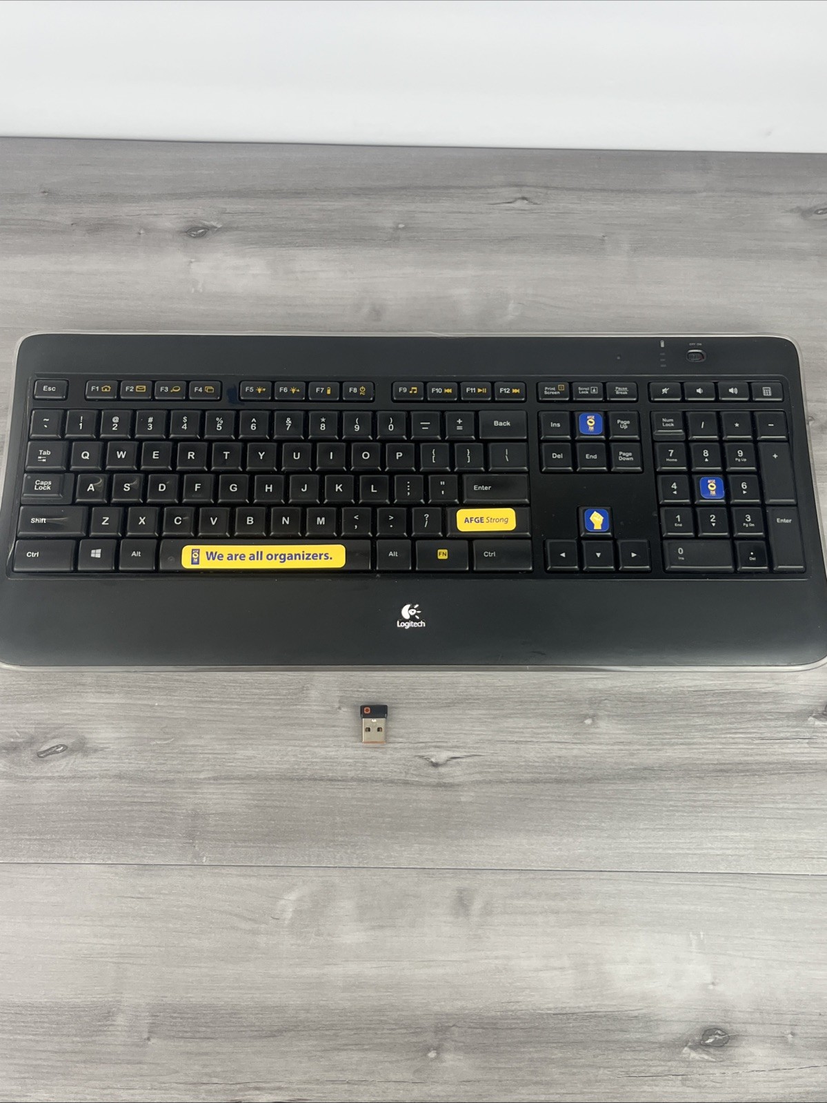 Logitech K800 Illuminated Wireless Keyboard 820-002795 Y-R0011 W Unifying Dongle