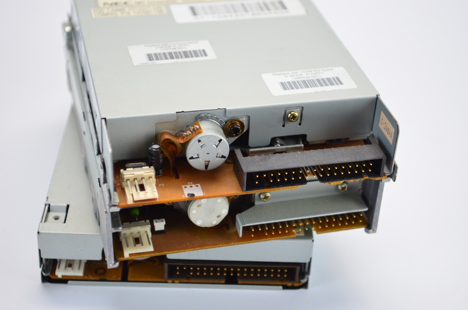 Various Manufacturer 3.5″ Internal 1.44 MB HD Floppy Disk Diskette Drive 20-Pin