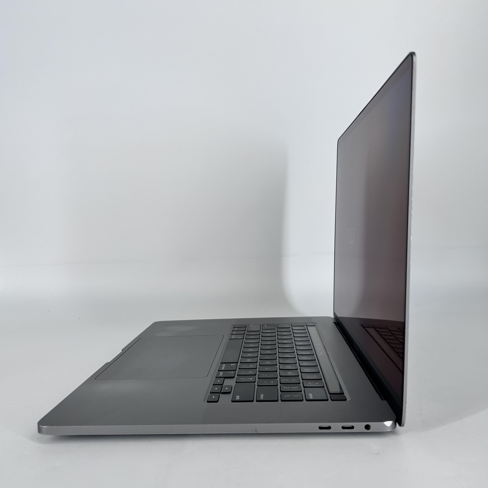 MacBook Pro 16 Touch Bar Space Gray 2019 i9 32GB 1TB SSD AMD Radeon Pro 5500M