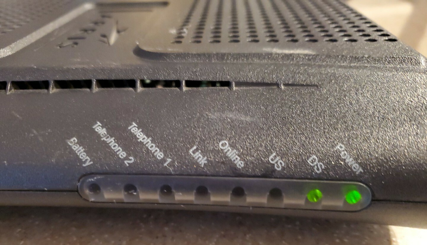 ARRIS TM602G/115 Touchstone Telephony DOCSIS 3.0 CABLE MODEM TM02AC1G6 with cord