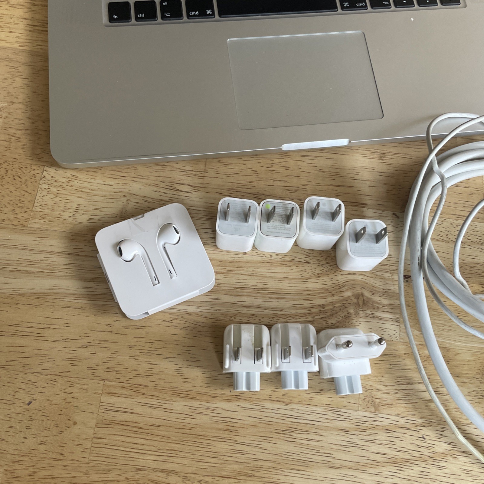🍎 Apple Bundle – MacBook Pro 2013 | MacBook Air 2013 | iPad2 | AirPods+Acces