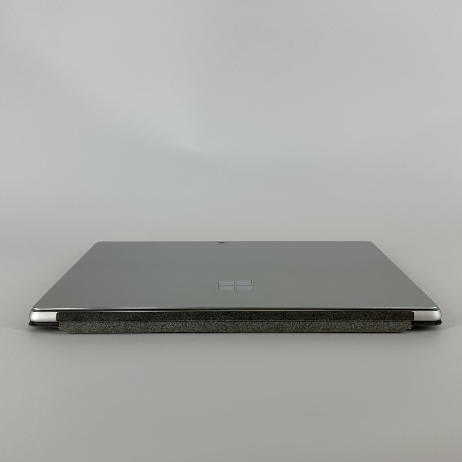 Microsoft Surface Pro 9 13 Platinum 2.7 GHz i7-1265U 16GB 256GB SSD Very Good