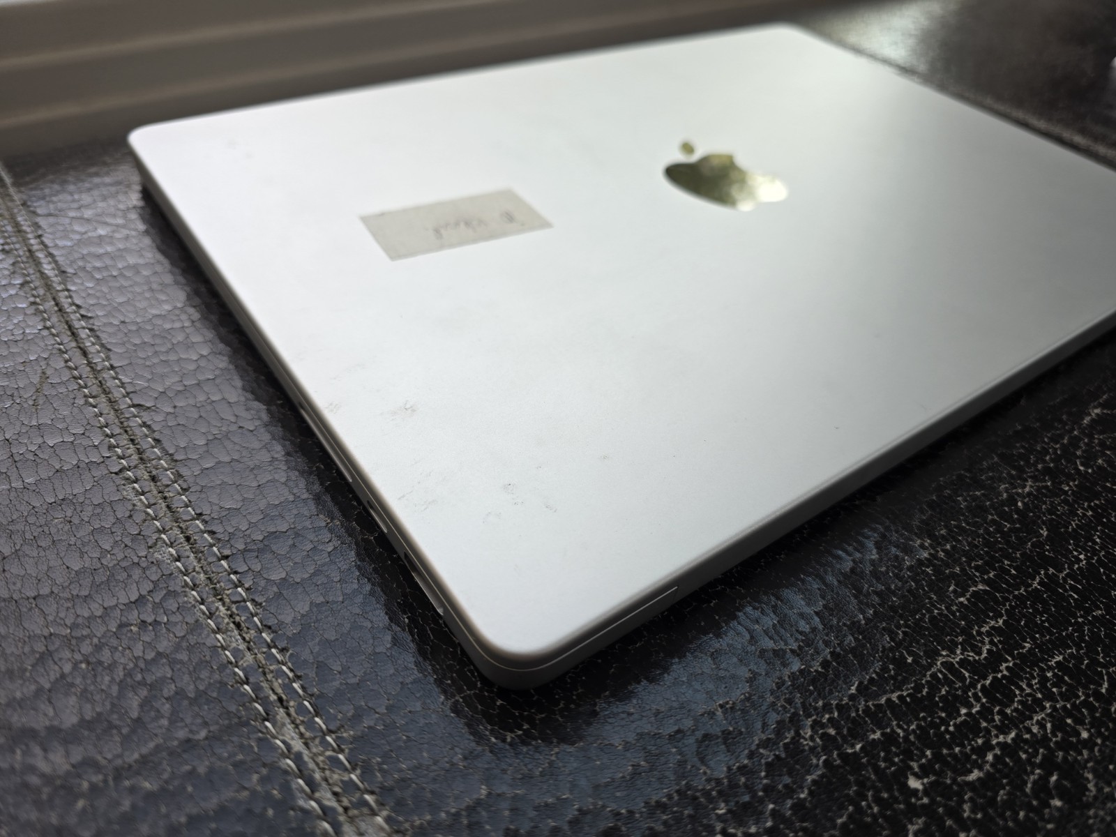 Macbook Pro A2992 Good LCD Screen 14″, Grade A Silver Apple ID for Parts