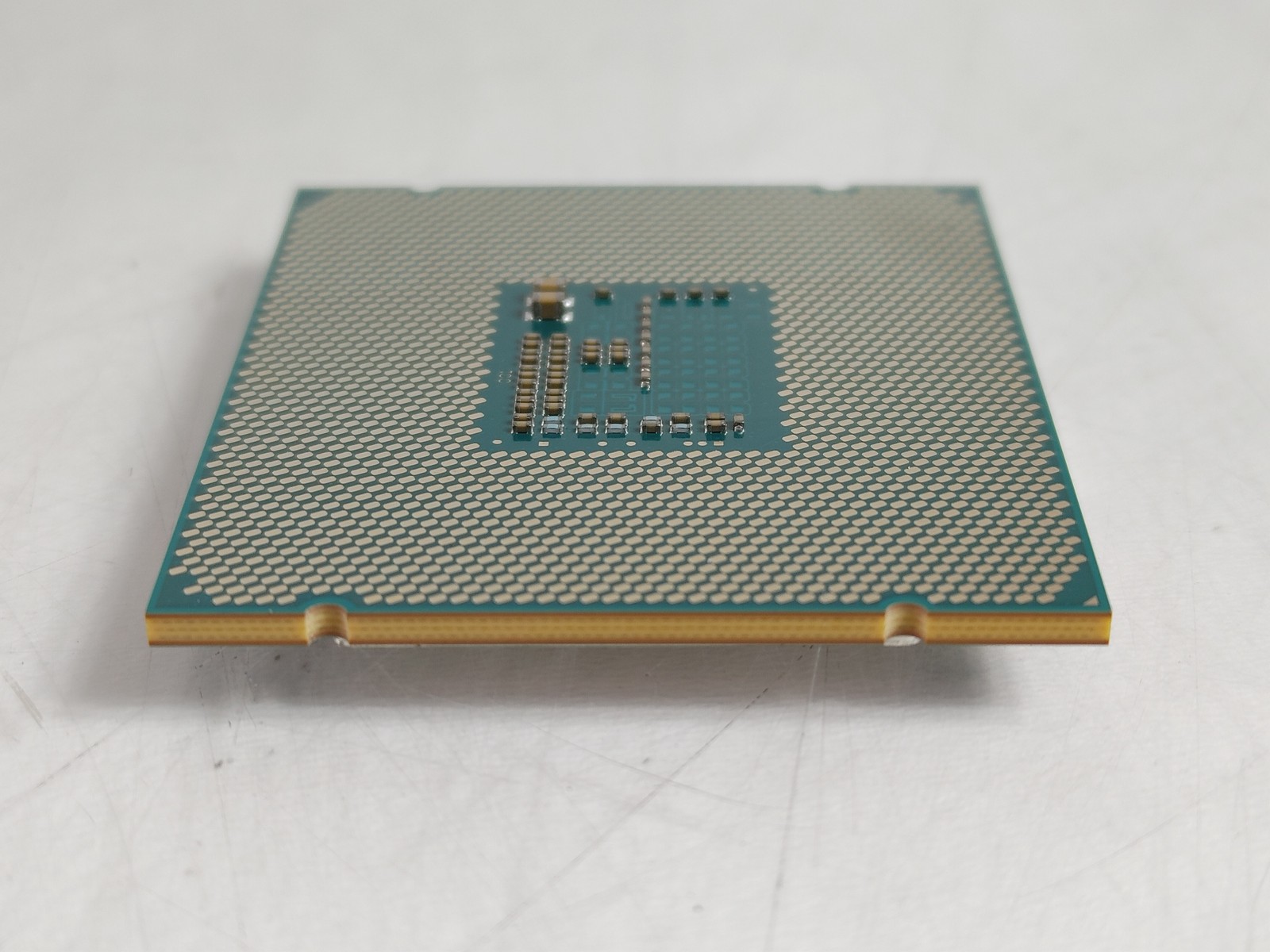 Intel Xeon E5-2630 v3 2.4 GHz LGA 2011-3 Server CPU Processor SR206