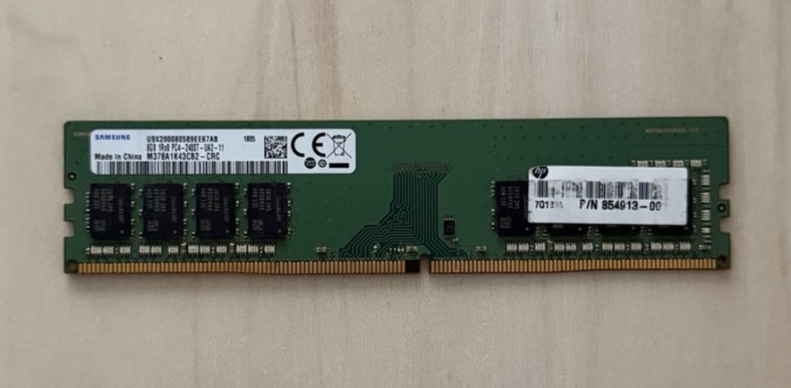 Samsung 8GB 1Rx8 DDR4 PC4-2400T M378A1K43CB2-CRC UDIMM Desktop Memory RAM TESTED