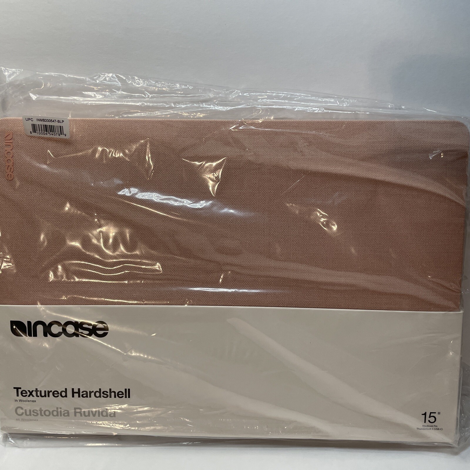 New InCase Textured Hardshell Case Woolenex PINK Apple MacBook Pro 15″