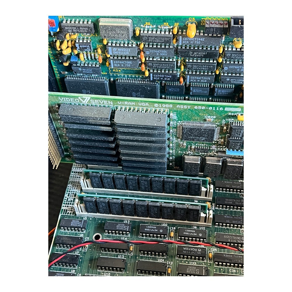 Vintage IBM 5170 PC AT Computer Case Unlocked Keylock Intact Front LED Powers On