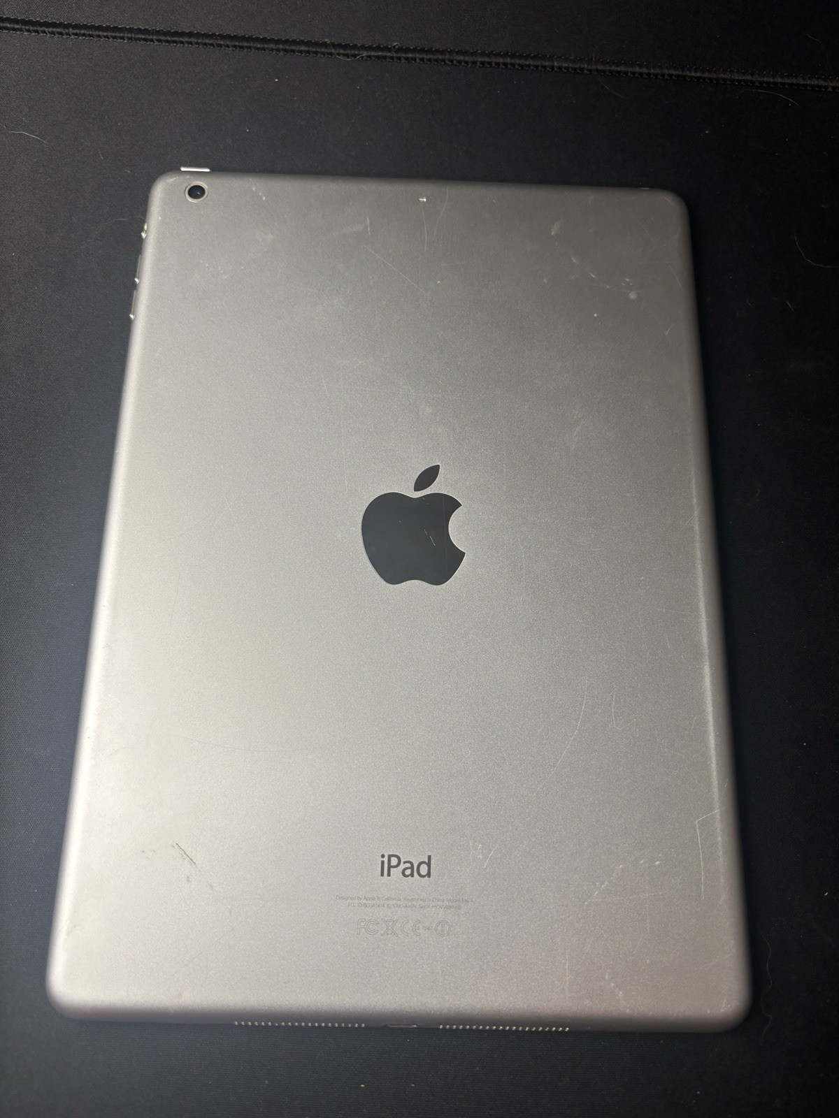Apple iPad Air 1st Gen 32GB Wi-Fi 9.7” White/Silver iOS 12.5.7 A1474 Very Good