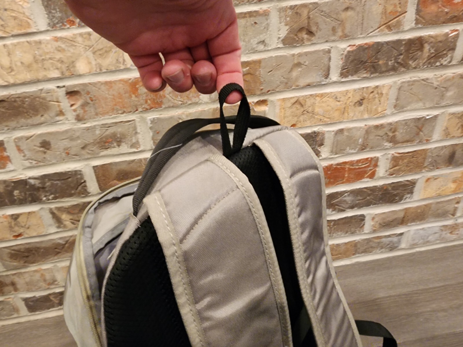 Swissgear 9940110 Backpack with Tablet pocket Fits up to 13” Laptop Pocket Olive