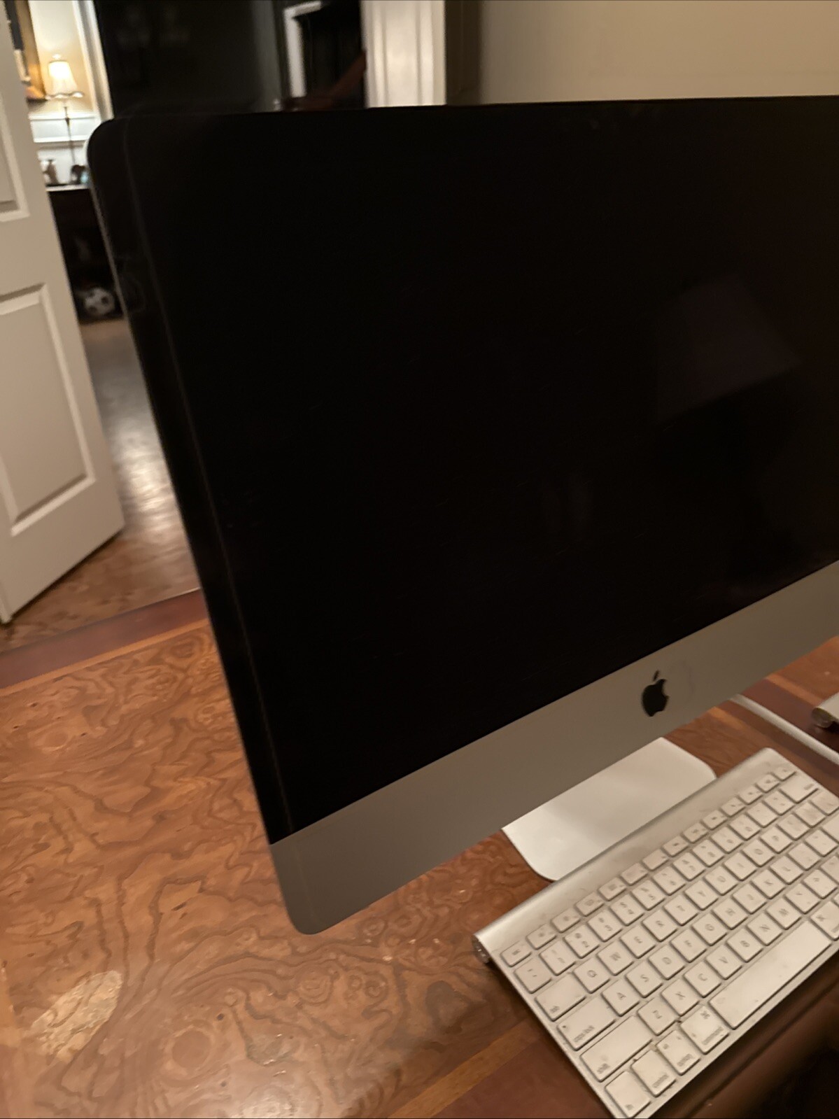 Apple iMac A1418 21.5 inch (1TB, Intel Core i5 5th Gen., 1.60GHz, 8GB) Desktop –