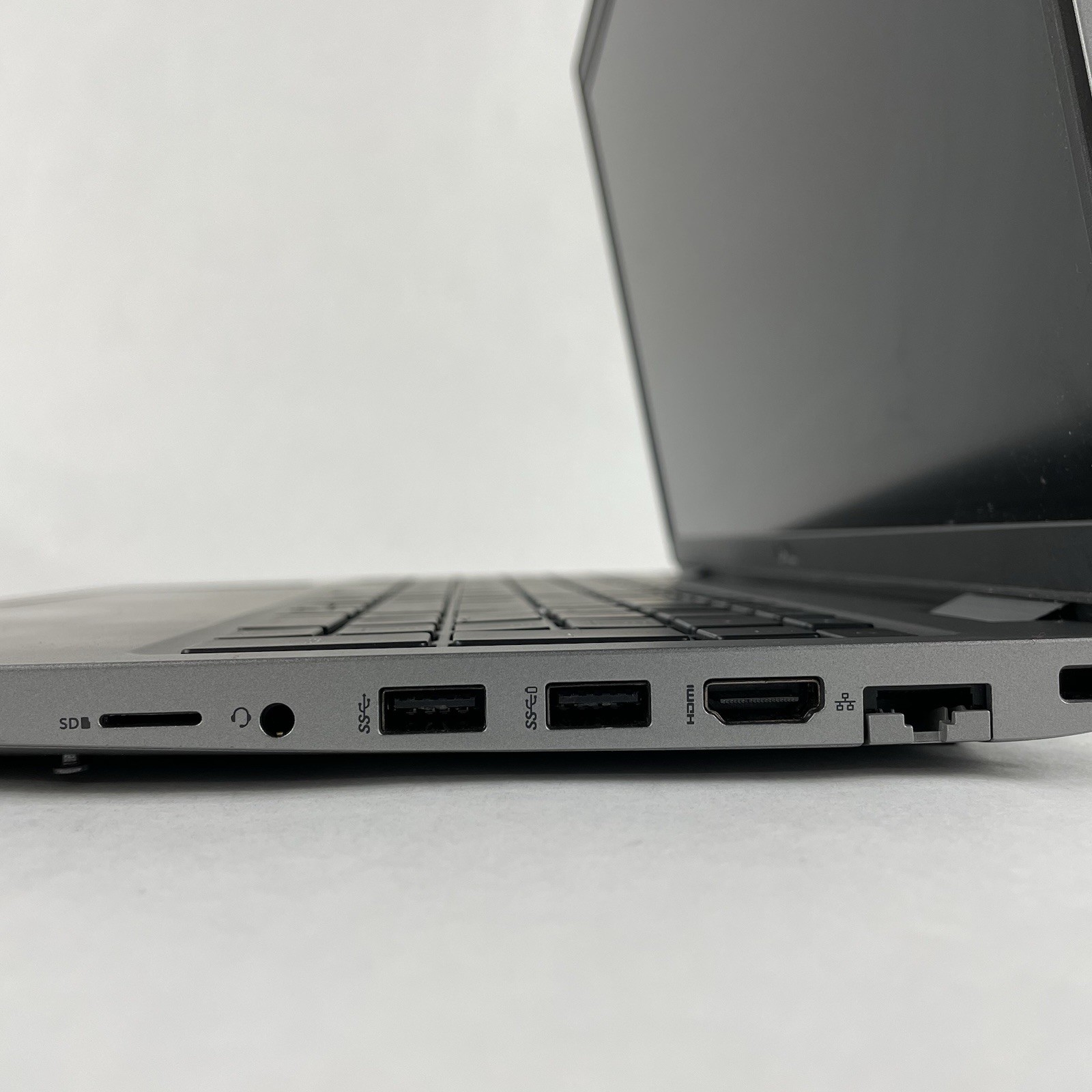Dell Latitude 5520 15.6″ i5-1135G7 2.40 GHz 8 GB RAM No SSD No OS No Batt Worn