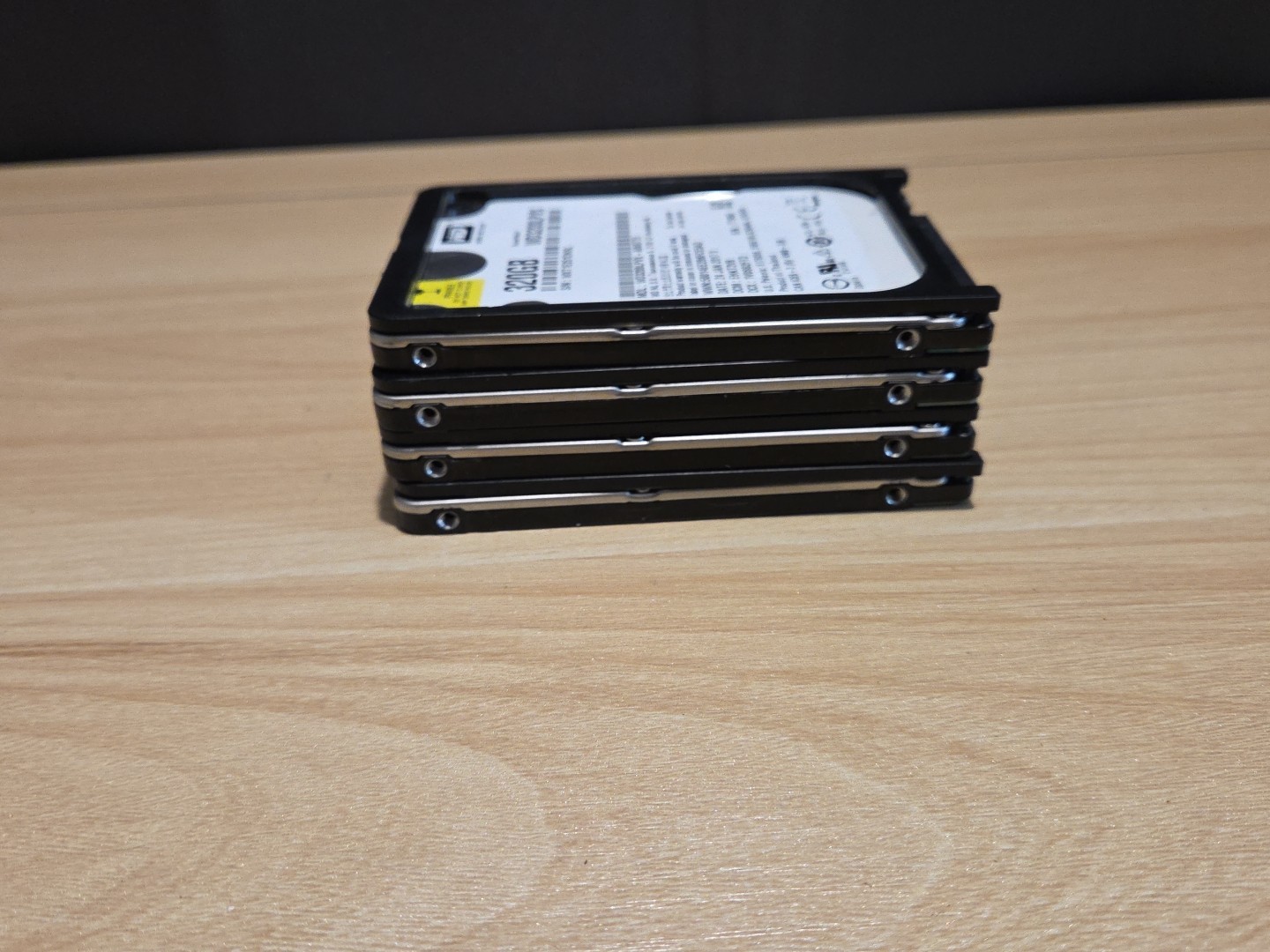 LOT 4 Western Digital WD3200LPVX 320GB 5400RPM 2.5″ SATA 3.0Gb/s Hard Drives HDD