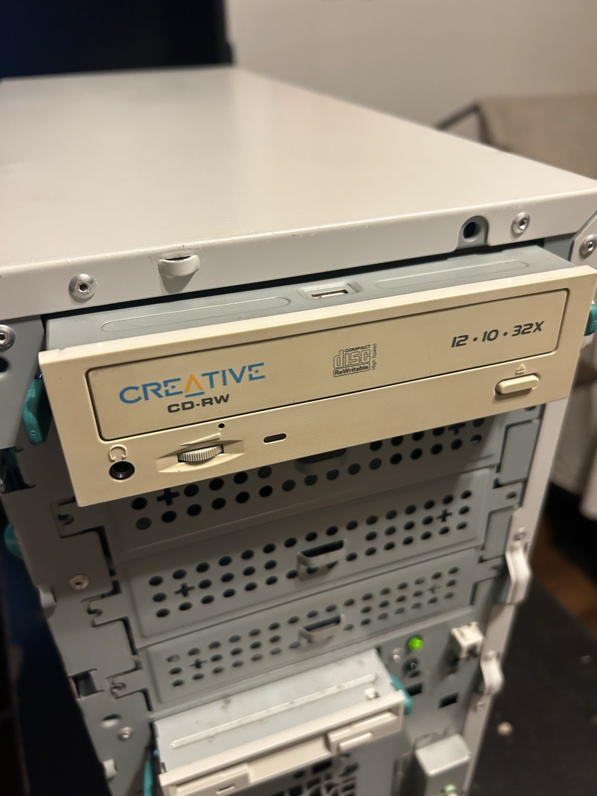 Creative Optical Drive CD-RW Internal rewritable disk – beige 12x10x32 *Tested*