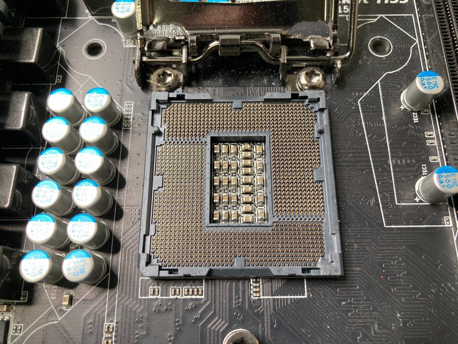 GIGABYTE GA-Z68X-UD3H-B3 LGA1155 4x DDR3 Ram Slots Intel Z68 Chipset 2nd/3rd Gen