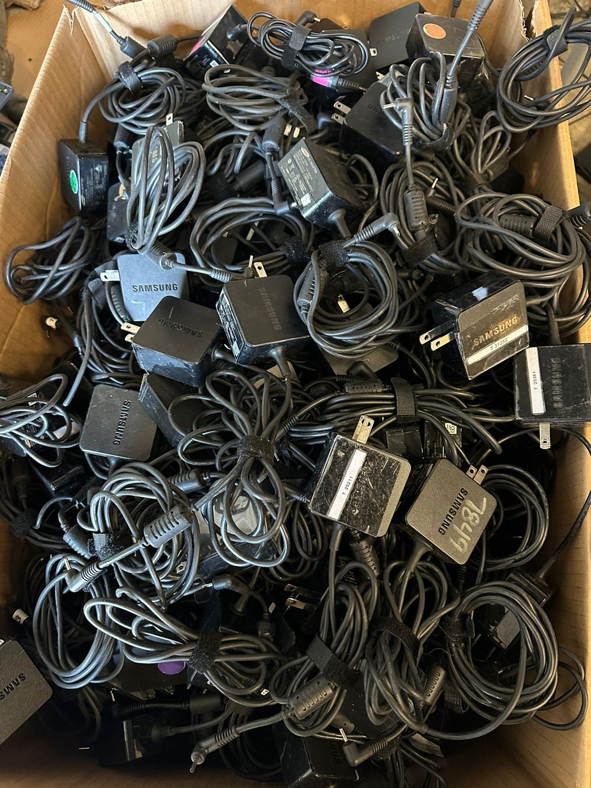 LOT OF 10 Original Samsung 26W AC Power Supply Adapter 12V 2.2A 2.5*0.7mm w/Cord