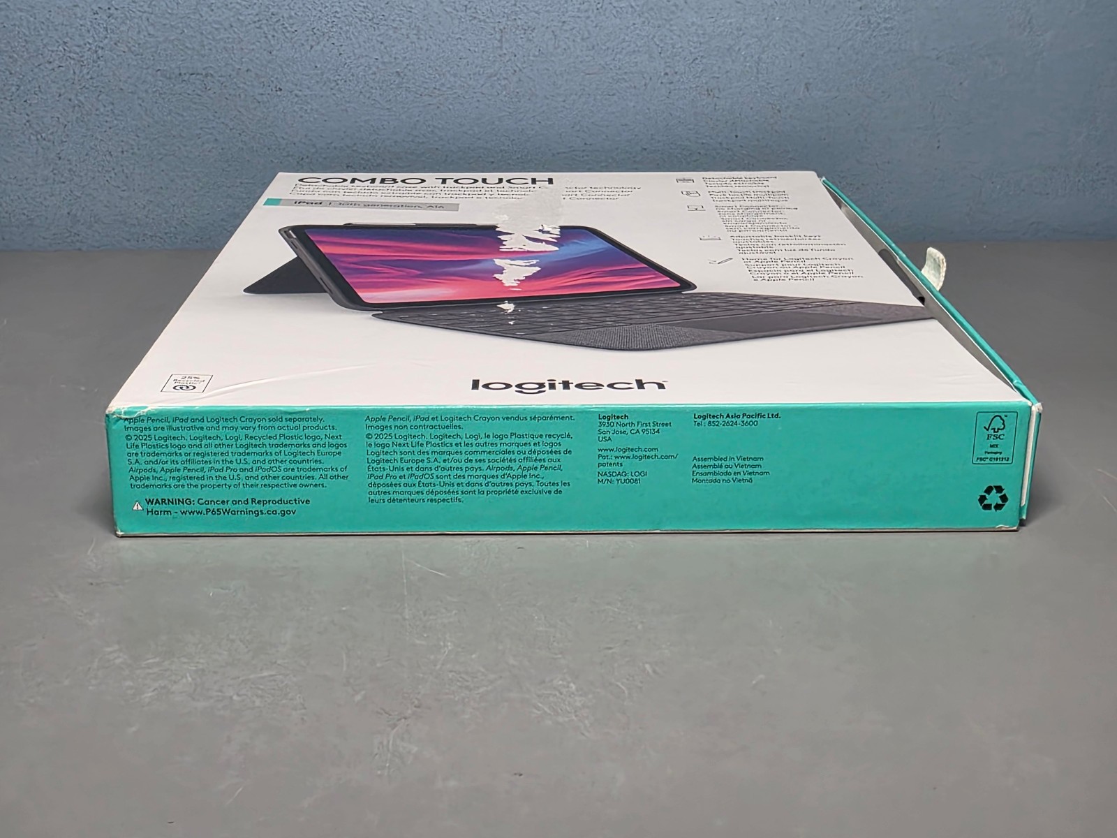 Logitech Combo Touch for iPad 10th Generation A16 Keyboard Folio w/ Touchpad New