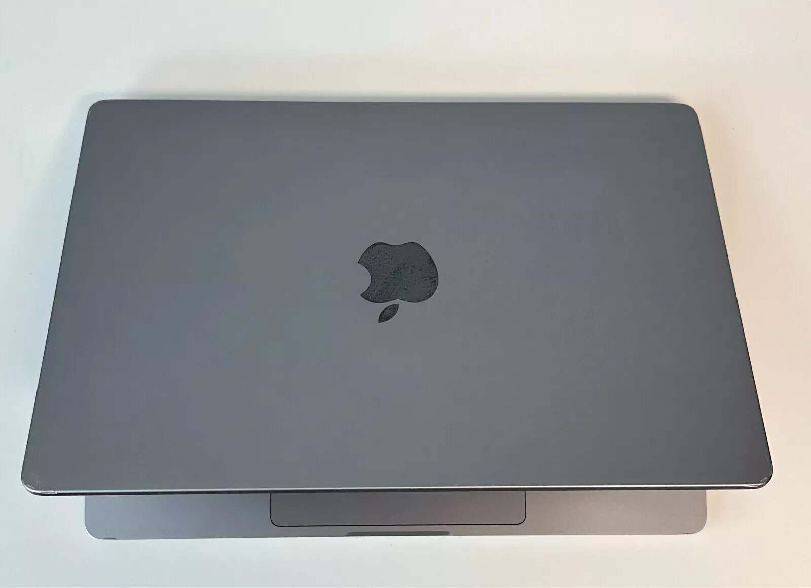 Apple 2021 Macbook Pro 14″ A2442 M1 10-CoreCPU 14-CoreGPU 32GB Ram 512GB SSD