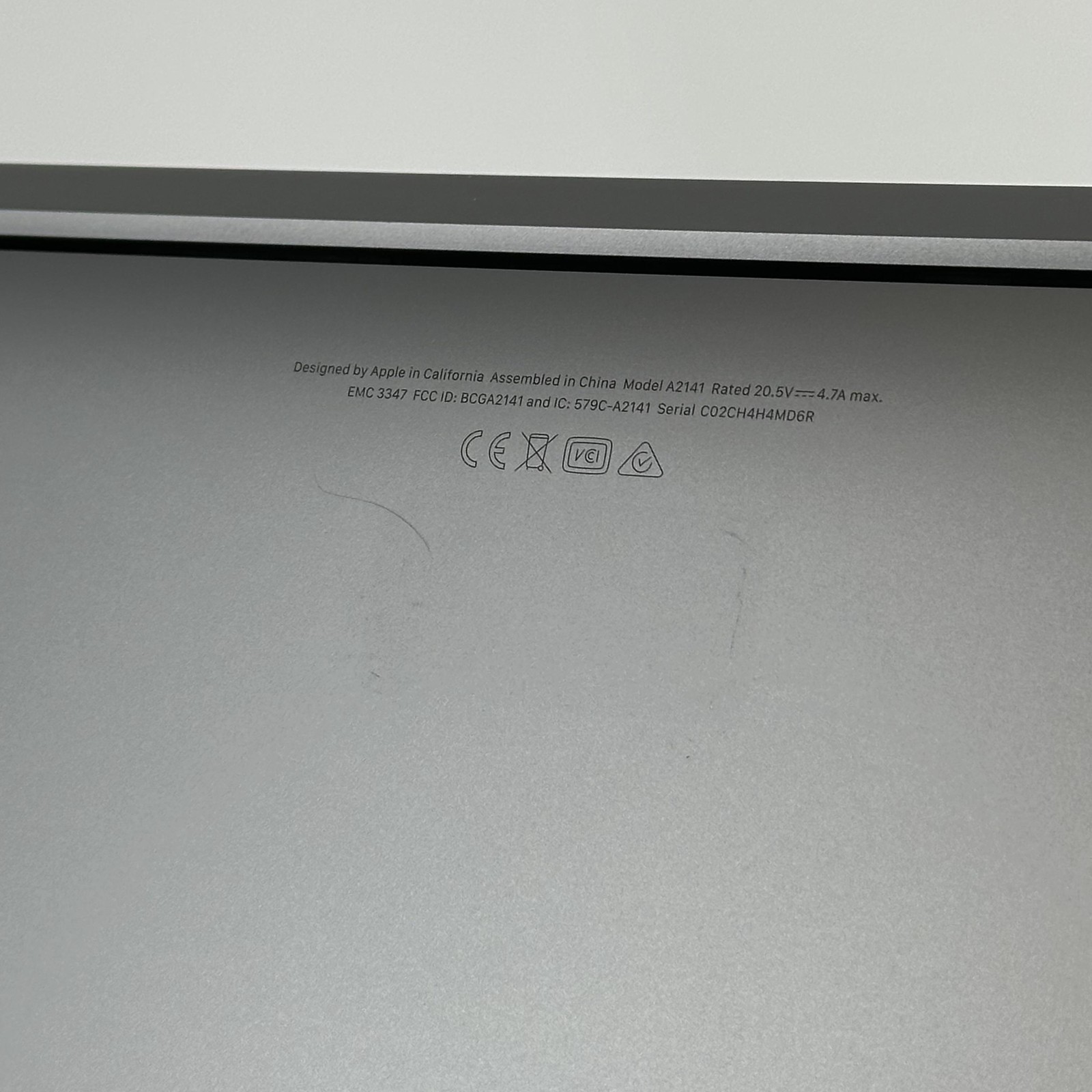 MacBook Pro 16 Touch Bar Space Gray 2019 2.4 GHz i9 32GB 1TB Radeon Pro 5500M