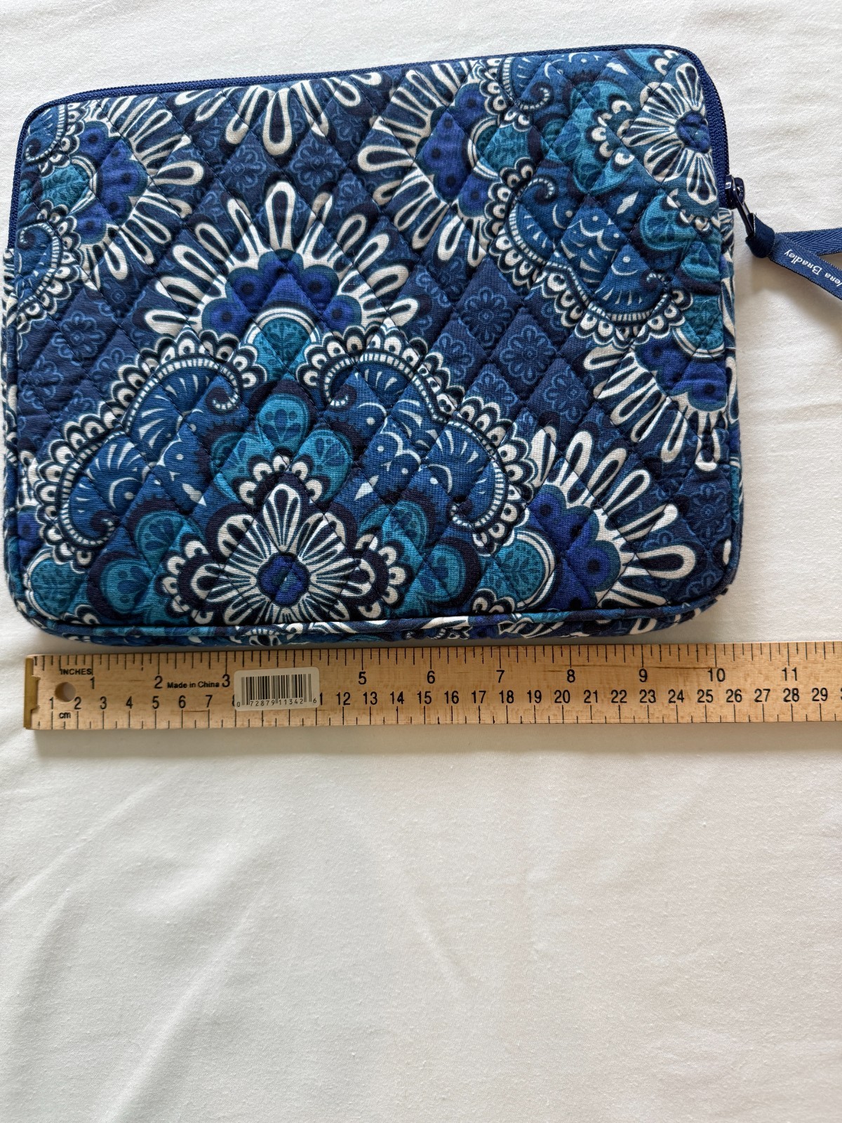 VERA BRADLEY TABLET ZIPPERED CASE PREOWNED (C)