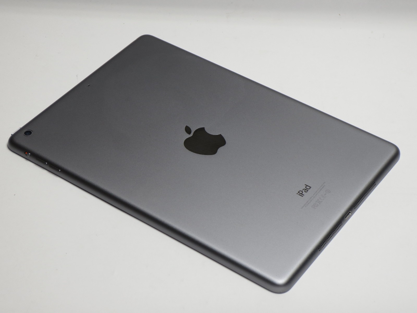 Apple iPad Air A1474 1st Gen 9.7-in. 128GB (Space Gray) Wi-Fi Only