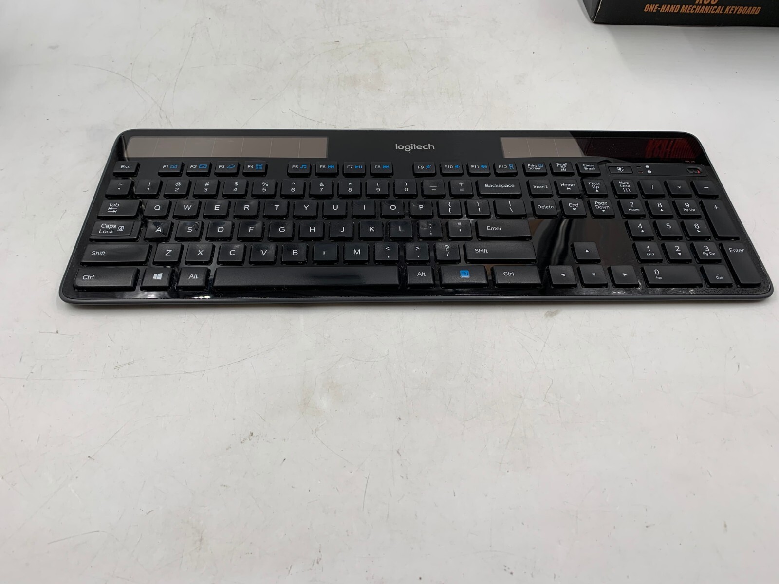 Logitech K750 Wireless Solar Keyboard -w/o Dongle – Black Free S/H