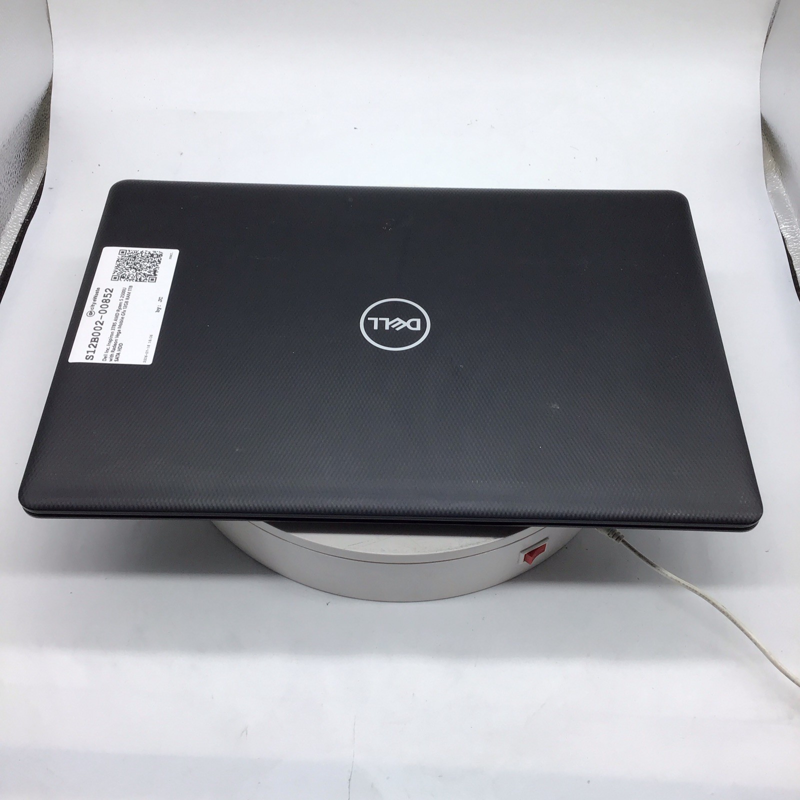 Dell Inspiron 3785 17.3″ Laptop Ryzen 5 2500U 12GB RAM 1TB SSD Windows 11 Pro U