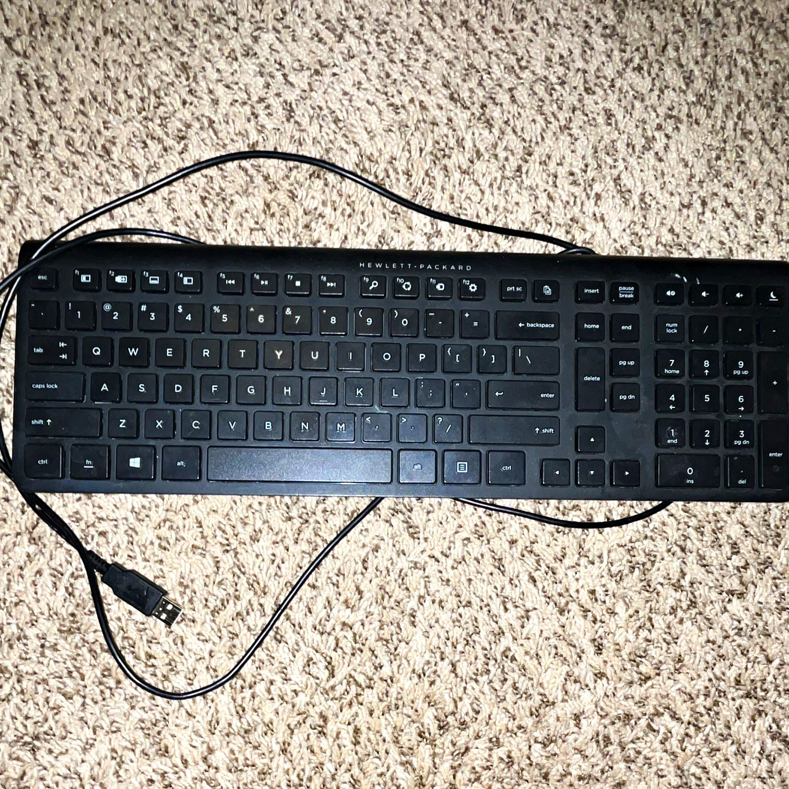 HP Wired USB Full Size QWERTY Keyboard English + Wired Mouse Bundle