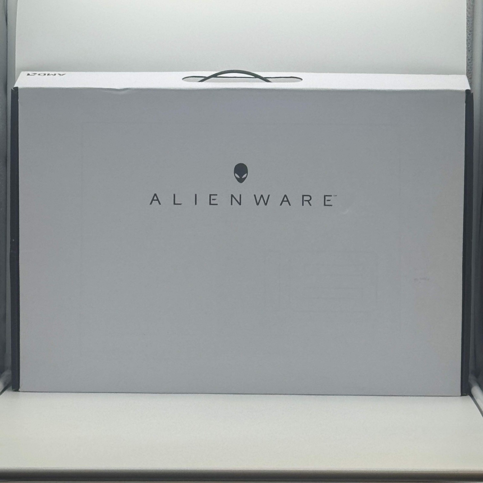 Alienware m18 2023 Laptop 18-inch AMD Ryzen 9 7000 Series 32GB RAM 1TB Black Use