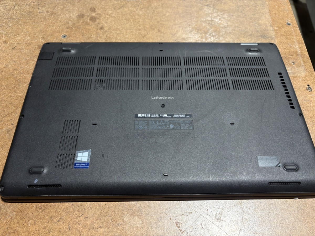 Dell Latitude 5500 15.6″ i5-8365U 16GB RAM 256GB SSD No OS/Charger