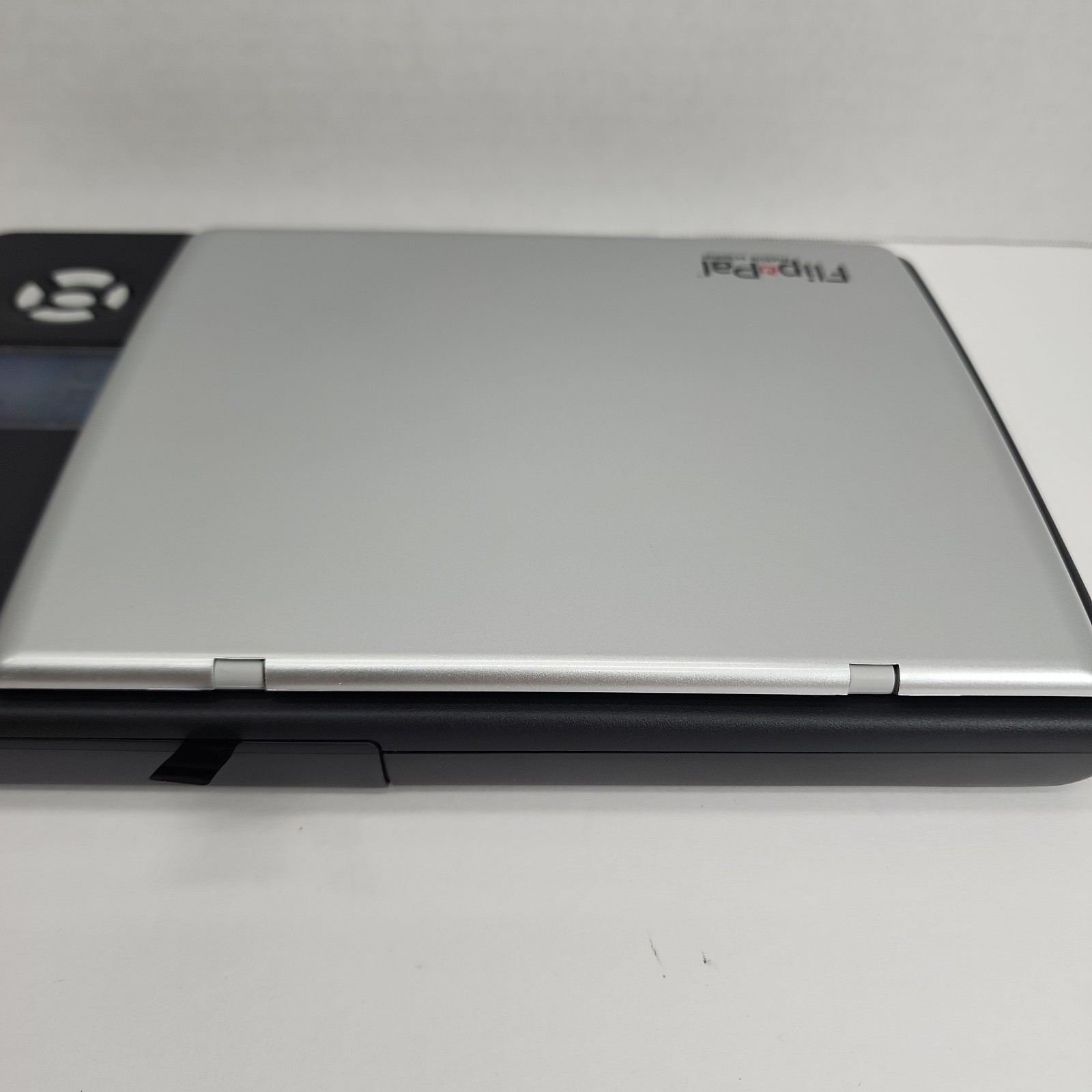 Flip Pal 100C Mobile Scanner w/ 2GB SD Memory Card & Travel Case – TESTED