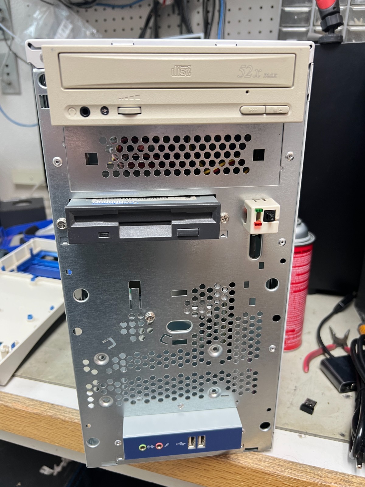 RARE GIGABYTE G-MAX Pentium 4 Gaming System – 2.0Ghz 384MB DDR Geforce 6200 AGP