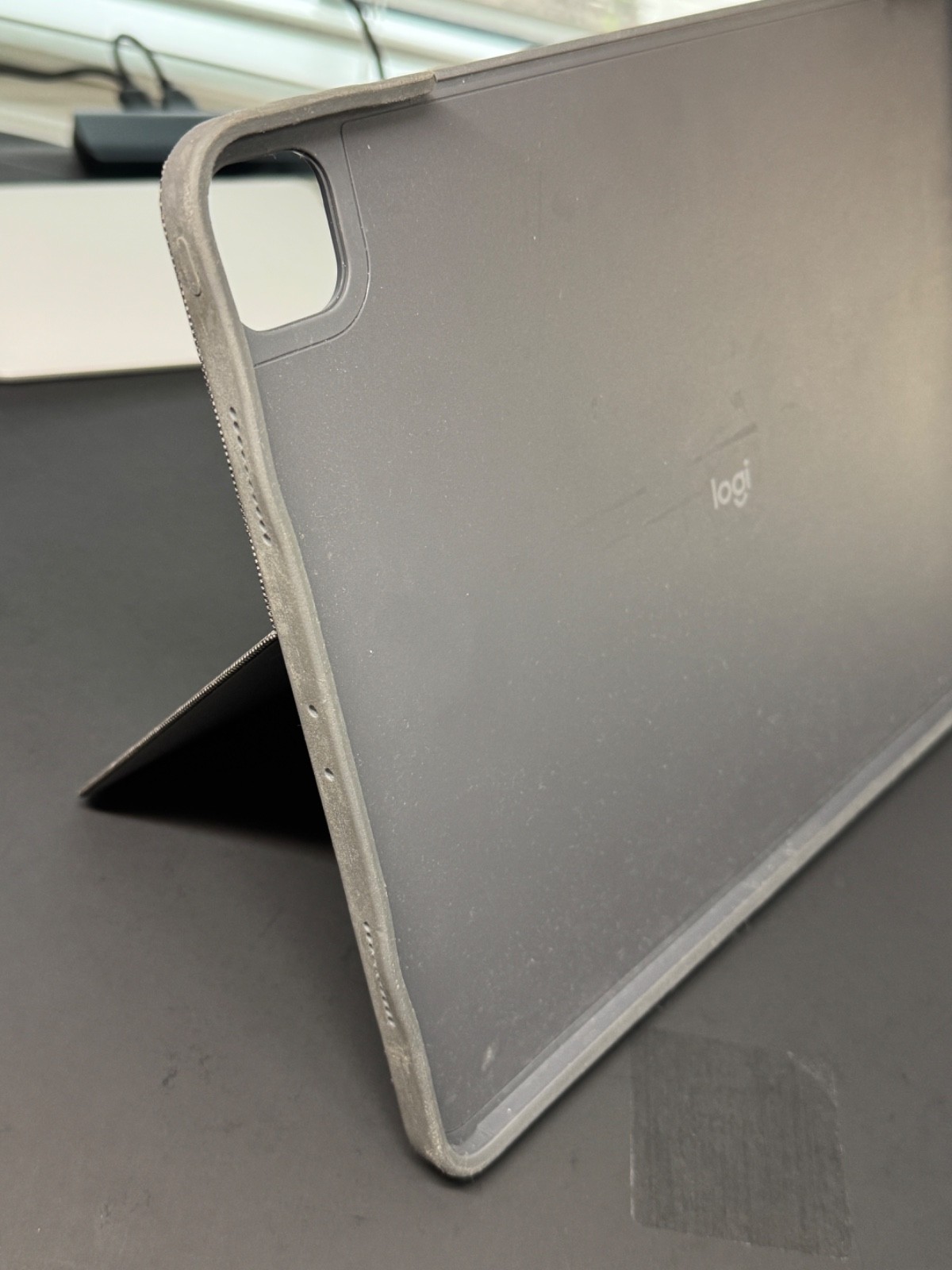 Logitech Combo Touch iPad Pro Keyboard Case for iPad Pro 12.9 5th Gen – USED!!