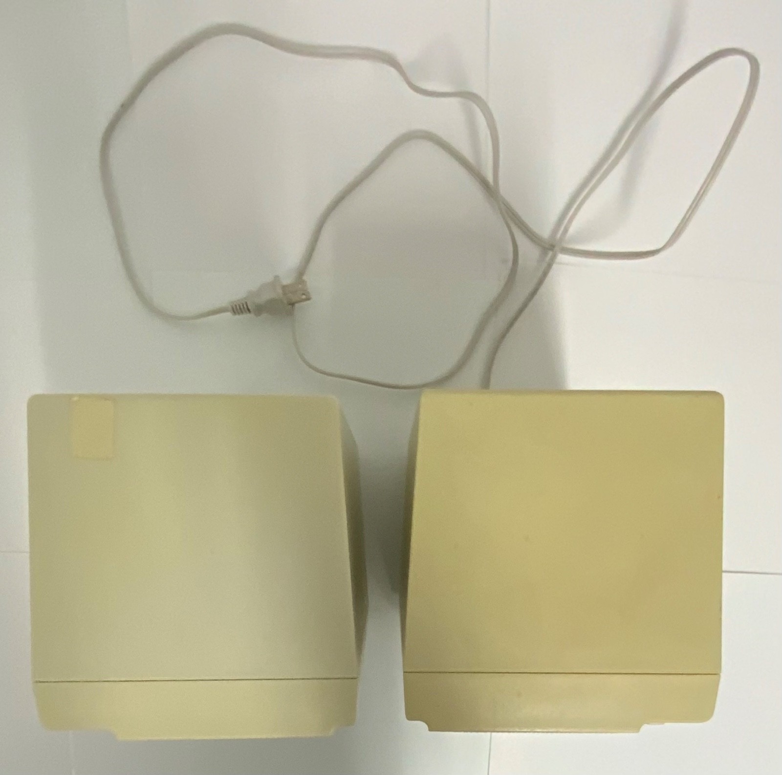 Juster Multimedia Speakers SP-988 Set of 2 Vintage