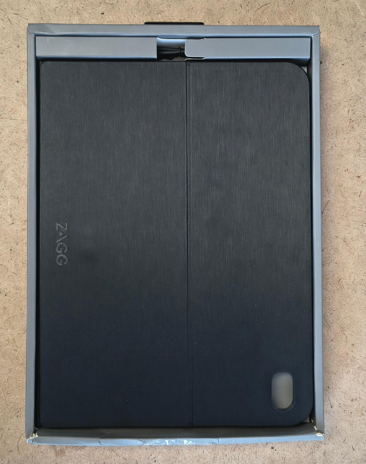 NEW ZAGG Messenger Folio Tablet Keyboard Case for 11″ iPad Pro US English